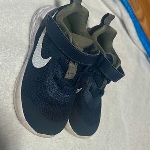 Gently used toddler Nike sneakers 9c